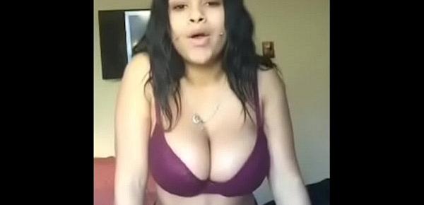  HOT TEEN STRIPS NAKED ON PERISCOPE